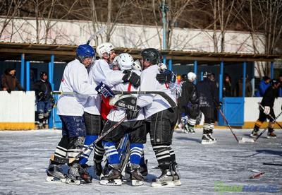 5 февраля во Владивостоке определится чемпион турнира дворовых команд по хоккею