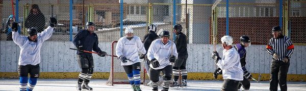 Во Владивостоке продолжается приём заявок на турнир по дворовому хоккею