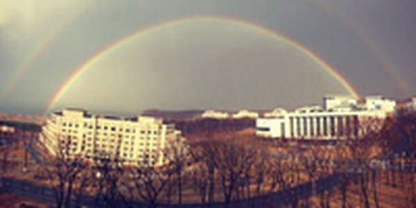 Дождь и радугу увидели горожане в понедельник во Владивостоке