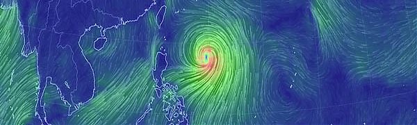 Мощный тайфун «Халонг» движется в сторону Японии