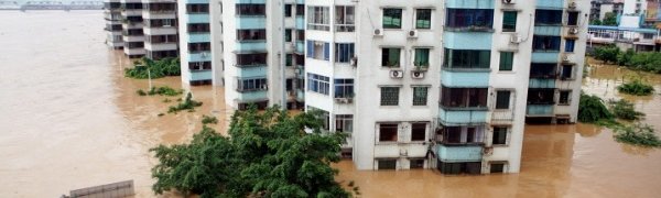 В китайской провинции Хунань от наводнения пострадали почти 60 тысяч человек