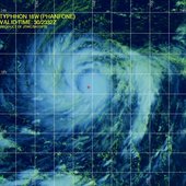 Тропический шторм «Фанфон» угрожает Японии