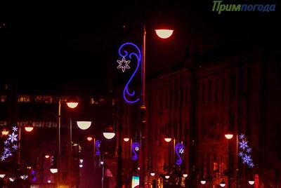 Скоро центральные улицы Владивостока засверкают новогодними огнями