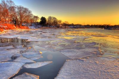 Из-за аномальных морозов ледостав на северных реках начался раньше обычного