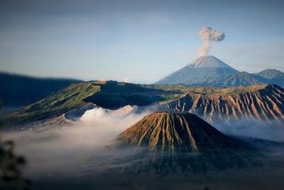 Аэропорт на Бали закрыли из-за извержения вулкана