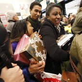 А вы уже окунулись в атмосферу предпраздничного шопинга?