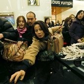 А вы уже окунулись в атмосферу предпраздничного шопинга?