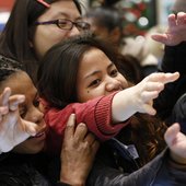 А вы уже окунулись в атмосферу предпраздничного шопинга?