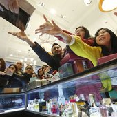 А вы уже окунулись в атмосферу предпраздничного шопинга?