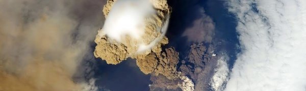 Вулкан Шивелуч произвёл два мощных выброса пепла за сутки