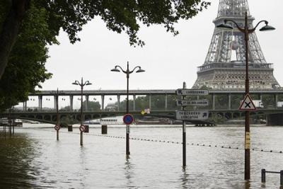 Наводнение во Франции: сильнейший паводок с 1982 года