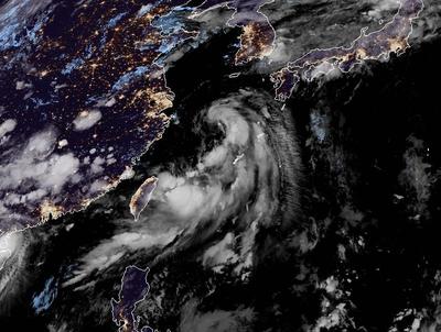 На Шанхай надвигается тропический шторм «Румбия»