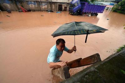От наводнения на юге Китая пострадали 50 тысяч человек