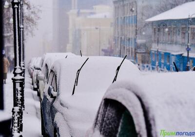 Высота снежного покрова во Владивостоке достигла 9 см (ФОТО)