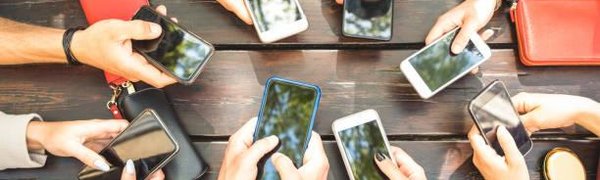 В Госдуме предложили создать всероссийский День без смартфона