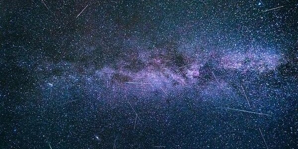 Два звездопада и противостояние Плутона можно увидеть в июле