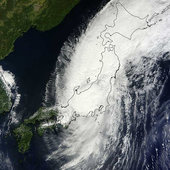 Тайфун Мань-йи нанес удар по Японии