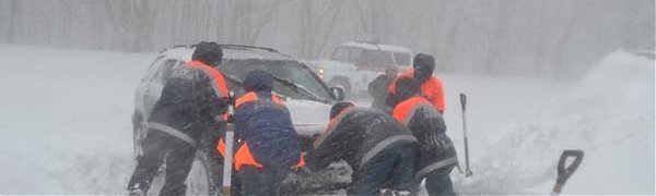 Сильнейший снежный шторм обрушился на Камчатку