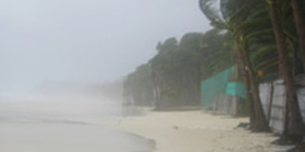 В Филиппинском море появился тайфун  