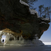 Зимняя сказка: озеро Верхнее и его ледяные пещеры