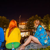 Во Владивостоке открылся уличный кинотеатр