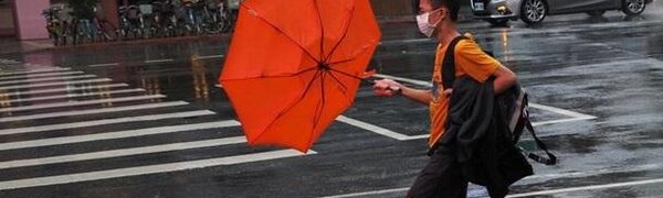 Тайфун «Хагупит» нарушил транспортное сообщение в прибрежных районах на востоке Китая