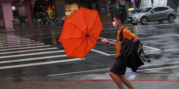 Тайфун «Хагупит» нарушил транспортное сообщение в прибрежных районах на востоке Китая