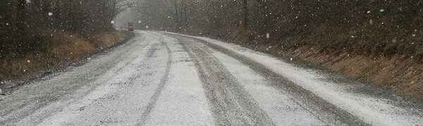 На Лазовском и Серебряном перевалах в Приморье небольшой снег