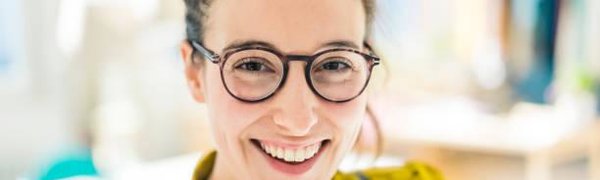 Улыбка может сделать человека счастливее, доказали наблюдения