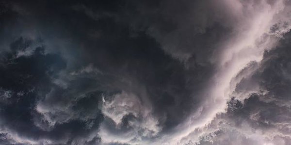 В ночь на 1 июня штормовое предупреждение было объявлено в 23 регионах России