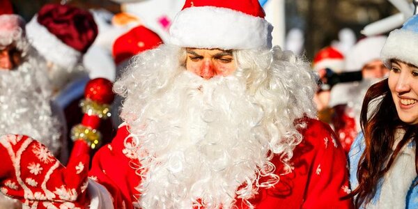 «Победа» бесплатно перевезёт пассажиров в костюмах Деда Мороза и Снегурочки