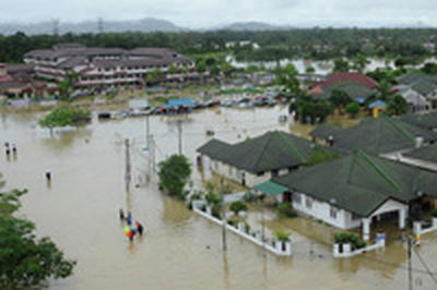 В Малайзии тысячи жителей эвакуированы из-за наводнений