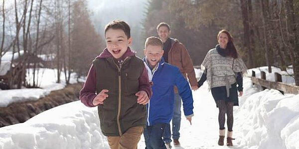 Только прогулки на солнце спасут от дефицита витамина D, заявляют специалисты