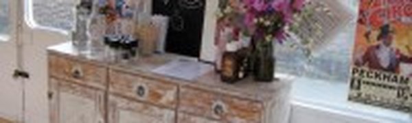 Лондонское эко-кафе из старого вагона