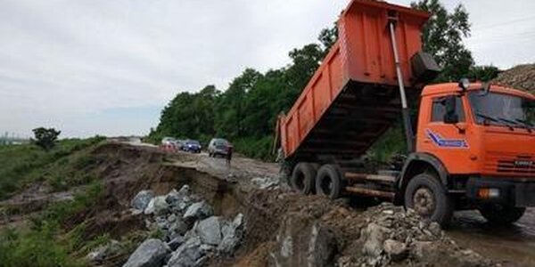 На 11 участках дорог в Приморье нет проезда