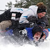 Чрезвычайная ситуация объявлена в трех штатах США из-за снегопадов