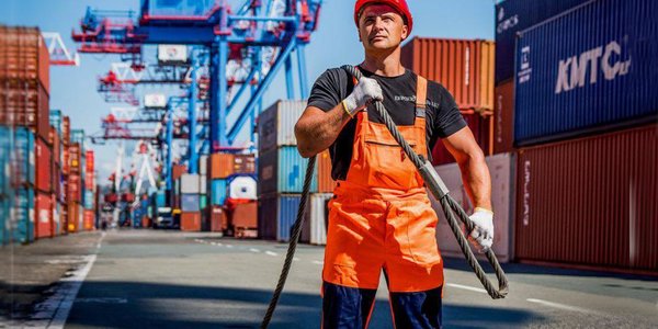 Рассказать о тружениках моря в проекте LookAtVladivostok.ART