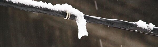 Небольшой и умеренный снег шел в некоторых районах Приморья в четверг