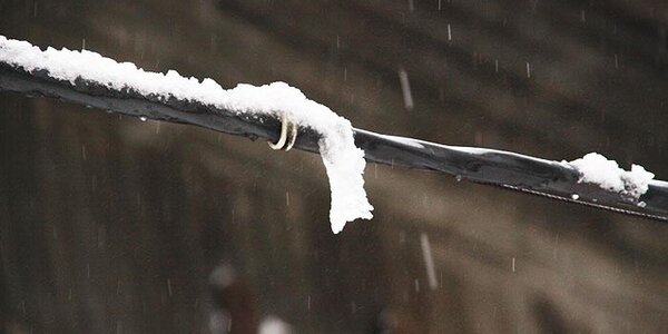 Небольшой и умеренный снег шел в некоторых районах Приморья в четверг