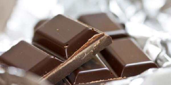 Учёные разрешили есть шоколад на ночь