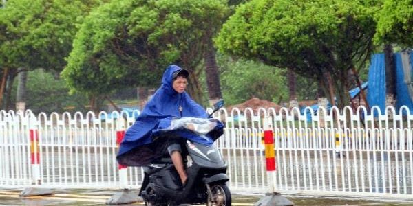 Жизнь в Гонконге замерла из-за тайфуна