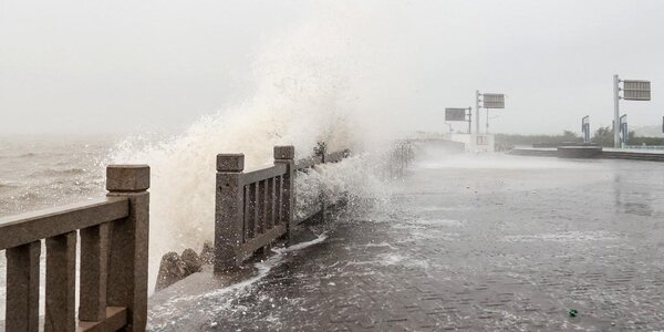 Из-за тайфуна «Муифа» в Китае эвакуировали более миллиона человек