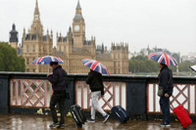 Сильные дожди угрожают Англии наводнениями