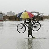 Тропический циклон «Айла» обрушился на Индию и Бангладеш (ФОТО) 