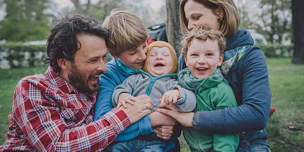 Больше половины бедных в России пришлось на семьи с детьми