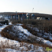Зима пришла на стройку моста на о.Русский