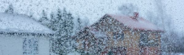 На Украине из-за снежной бури без света остались 200 населённых пунктов