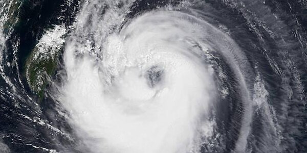 В выходные дни в Японское море может выйти новый тропический шторм