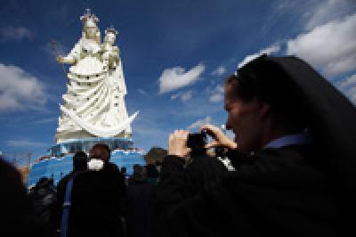 На горе Санта-Барбара открыли гигантскую статую Марии Шахтерской