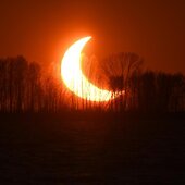 Россияне увидели частное затмение Солнца